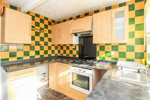 2 bedroom terraced house for sale, Oak Road, Shafton S72