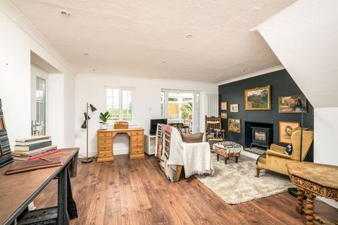 14 Newtown, Henlow, SG16 6AJ