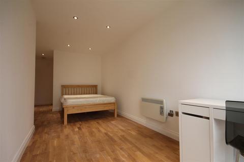 1 bedroom apartment to rent, Falconars House, City Centre