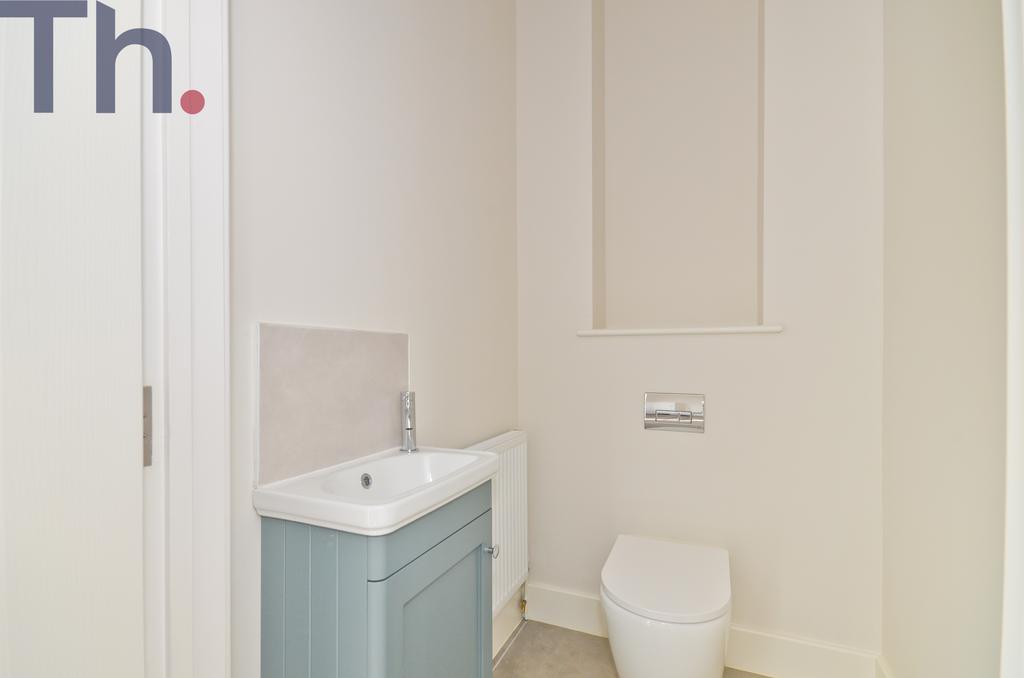 Downstairs Cloakroom WC