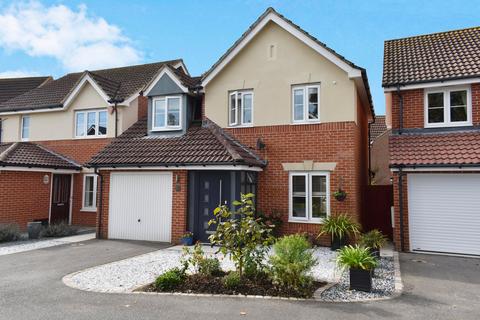 3 bedroom detached house for sale, Princess Royal Close, Lymington, SO41