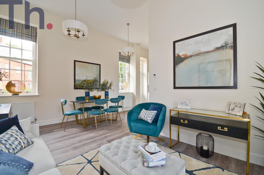 Lounge & Dining
