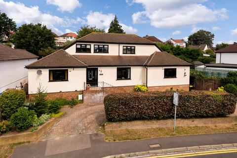 4 bedroom detached house for sale, Merewood Road, Barnehurst, DA7