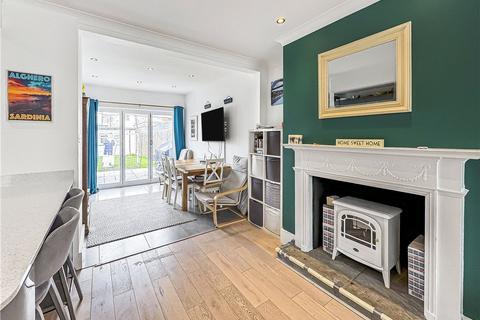 105 Hall Road, Isleworth, TW7 7PB