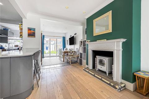 105 Hall Road, Isleworth, TW7 7PB