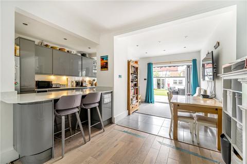 105 Hall Road, Isleworth, TW7 7PB