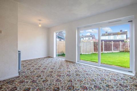 2 bedroom bungalow for sale, Acaster Close, Beeston, Nottingham, NG9