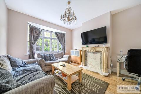 3 bedroom semi-detached house for sale, New Road, London