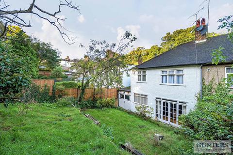 3 bedroom semi-detached house for sale, New Road, London