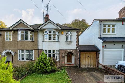 3 bedroom semi-detached house for sale, New Road, London