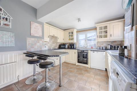 3 bedroom semi-detached house for sale, Vicarage Gardens, Scunthorpe