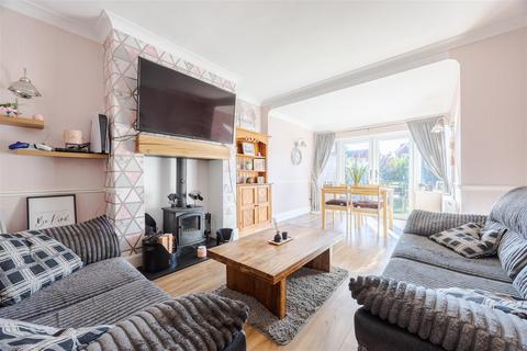 3 bedroom semi-detached house for sale, Vicarage Gardens, Scunthorpe