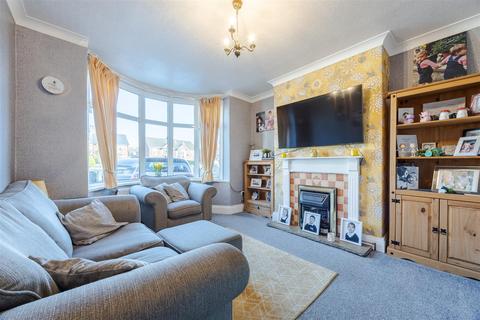 3 bedroom semi-detached house for sale, Vicarage Gardens, Scunthorpe