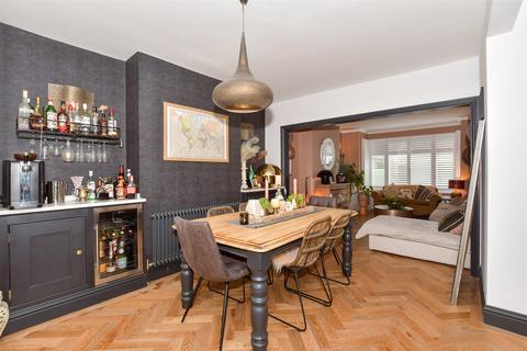 35 Livingstone Road, Caterham, CR3 5TJ