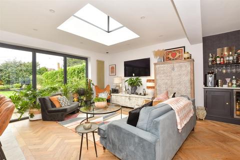 35 Livingstone Road, Caterham, CR3 5TJ