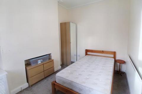 1 bedroom property to rent, Lower Road, Beeston, Nottingham, NG9 2GT