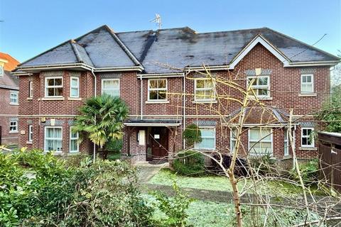 2 bedroom apartment to rent, Tudor Court, Windlesham GU20