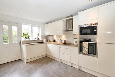 71 Coleridge Way, Borehamwood, WD6 2AE