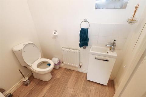 71 Coleridge Way, Borehamwood, WD6 2AE