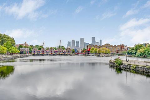 35 Maynards Quay, London, E1W 3RY