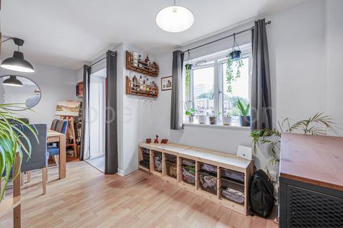 35 Maynards Quay, London, E1W 3RY