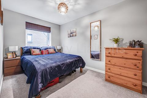 35 Maynards Quay, London, E1W 3RY