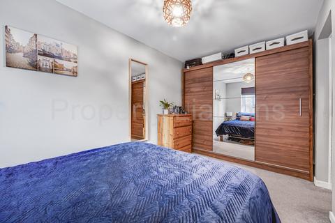 35 Maynards Quay, London, E1W 3RY
