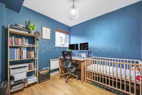 35 Maynards Quay, London, E1W 3RY