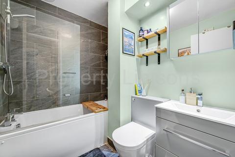 35 Maynards Quay, London, E1W 3RY