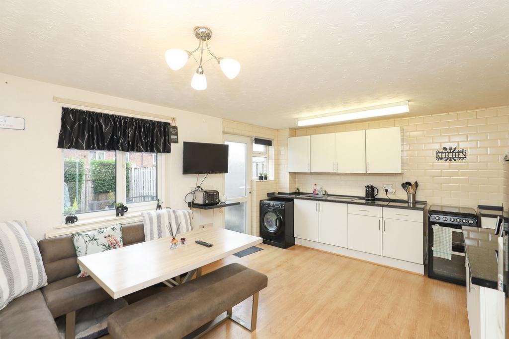 The Lea, Sheffield S20 3 bed terraced house for sale £155,000
