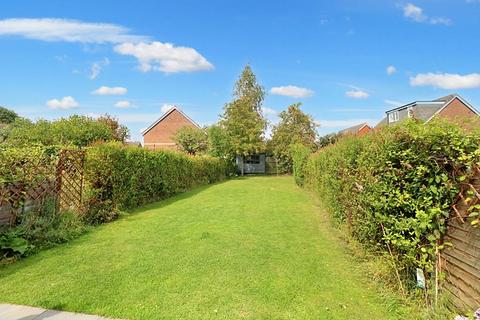 3 bedroom terraced house for sale, Roseland Road, Kenilworth