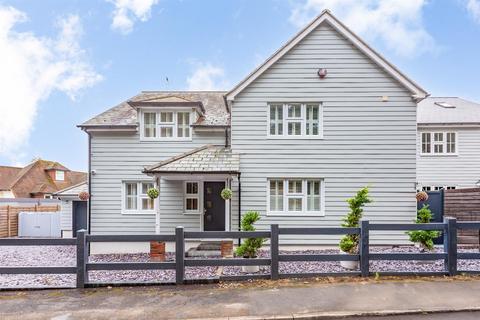 4 bedroom detached house for sale, The Cobbles, Brentwood