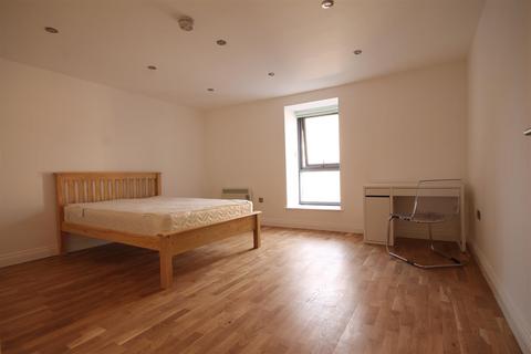 1 bedroom apartment to rent, Falconars House, City Centre