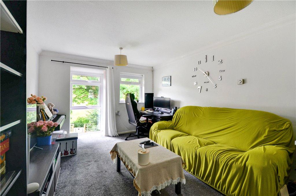 Whitby Court, Caversham, Reading 1 bed apartment for sale £215,000