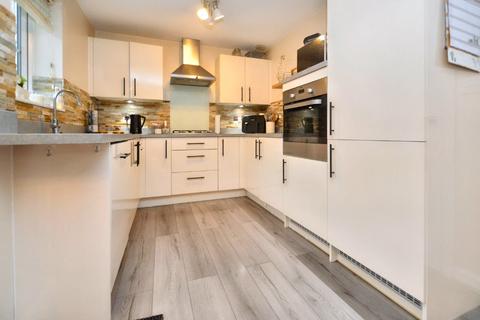 3 bedroom detached house for sale, Sullivan Avenue, Wakefield, West Yorkshire