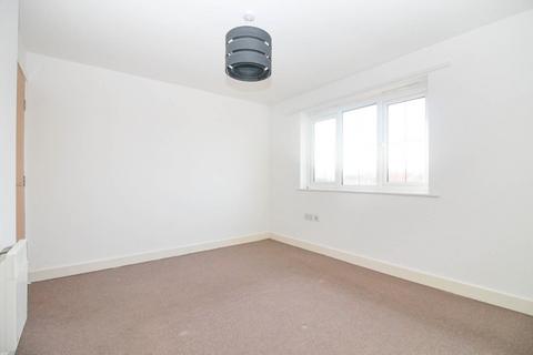 2 bedroom property to rent, Pavilion Close, Stanningley, Pudsey, Leeds, LS28