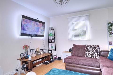 2 bedroom flat for sale, Strawberry Close, Warrington WA3