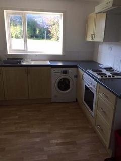 2 bedroom flat to rent, Brownhill Road