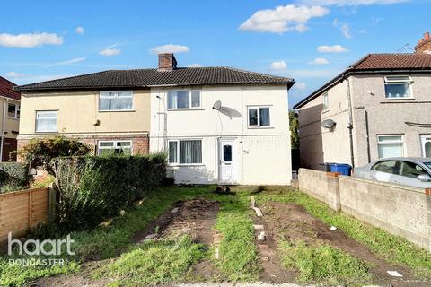 3 bedroom terraced house for sale, Broadway, Dunscroft, Doncaster