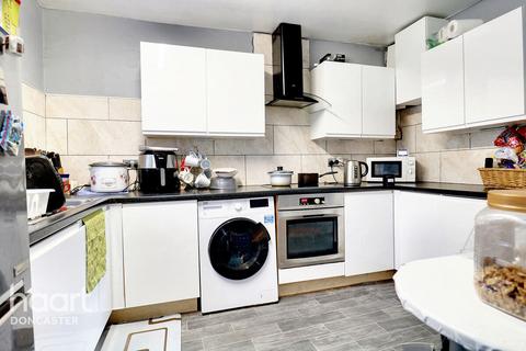 320 Broadway, Dunscroft, Doncaster, DN7 4HY