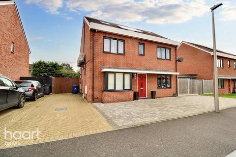 4 bedroom detached house for sale, Sandpiper Close, EAST TILBURY