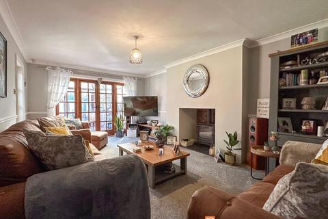 4 bedroom detached house for sale, Fosse Road, 8 NG24