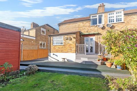 83 Green Walk, Dartford, DA1 4JP