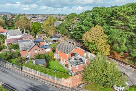 4 bedroom detached house for sale, Mudeford, Christchurch, BH23