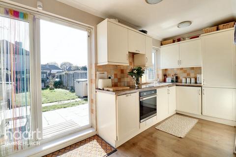 30 Spring Gardens, Hornchurch, RM12 5BQ