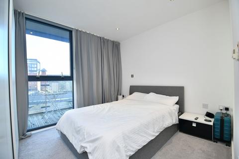 1 bedroom flat for sale, The Quays, Millennium Tower, M50