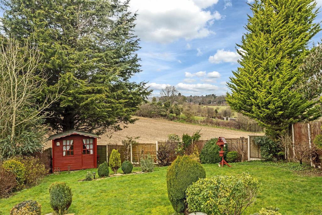 Bungalow green lane lower kingswood 108.jpg