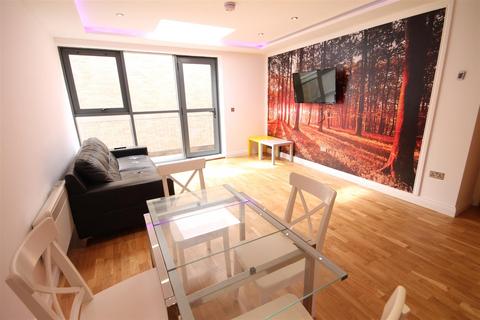 2 bedroom apartment to rent, Falconars House, Newcastle upon Tyne