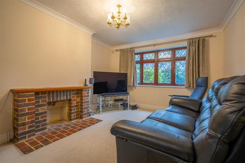 1 Pinehurst, Sunninghill, Ascot, SL5 0TN