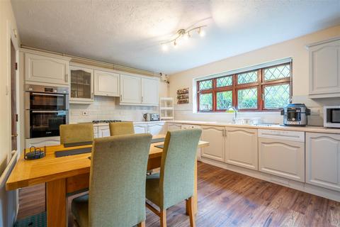 1 Pinehurst, Sunninghill, Ascot, SL5 0TN